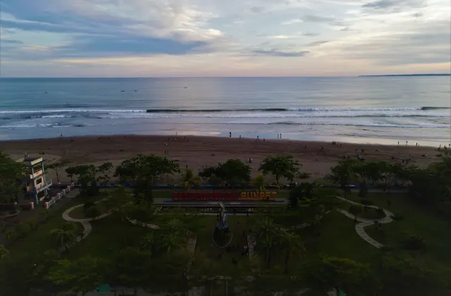 Echo Beach (Pantai Echo) - tourist attraction - Gopedia