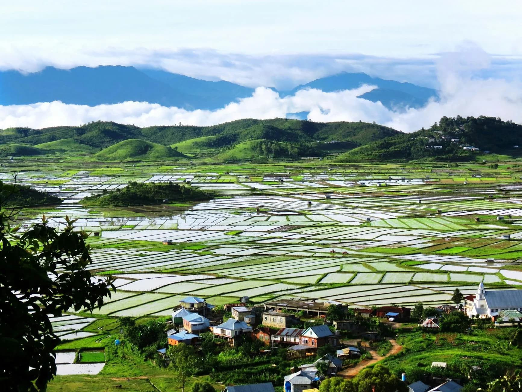 Arunachal Pradesh - state travel guide hero - Gopedia