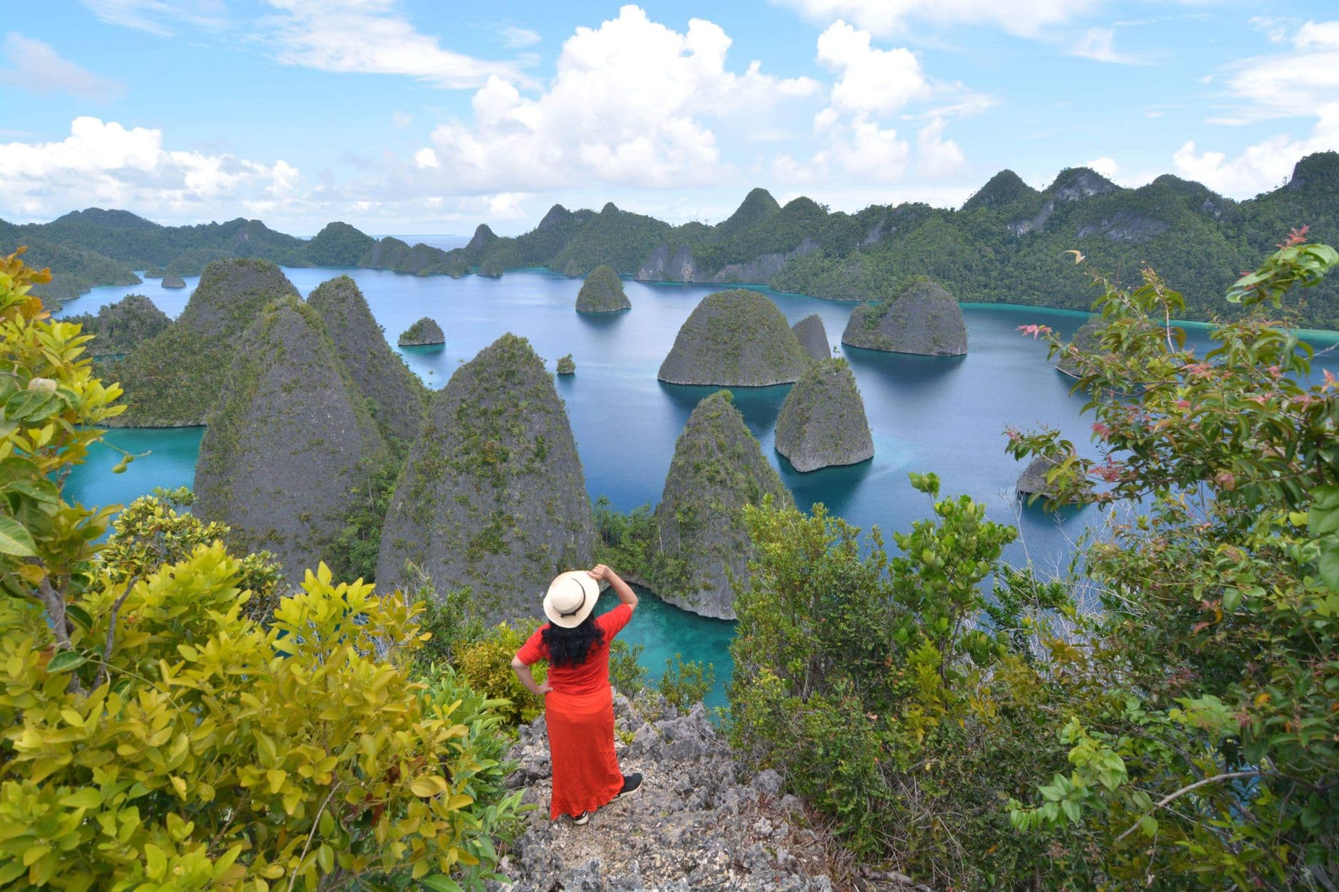 Indonesia - country travel guide hero - Gopedia